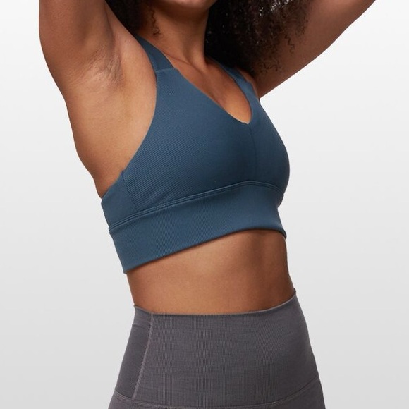 Alo Emulate Bra - Picture 3 of 6